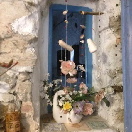 La Luna E Sei Soldi Bed & Breakfast *